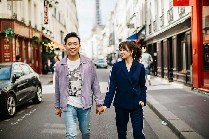  MC Trấn Thành và Hari Won hạnh phúc sau 3 năm kết hôn.