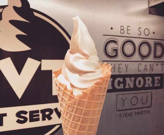 Kem tại CVT có 3 vị chocolate, vani hoặc kết hợp cả hai. Ảnh: Instagram.