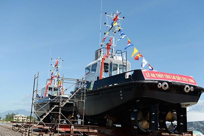 Hai tàu STU 1606 trong ngày hạ thủy.