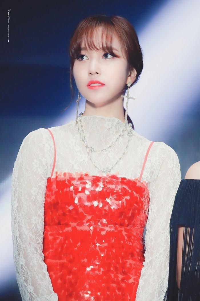 Cô nàng Mina.