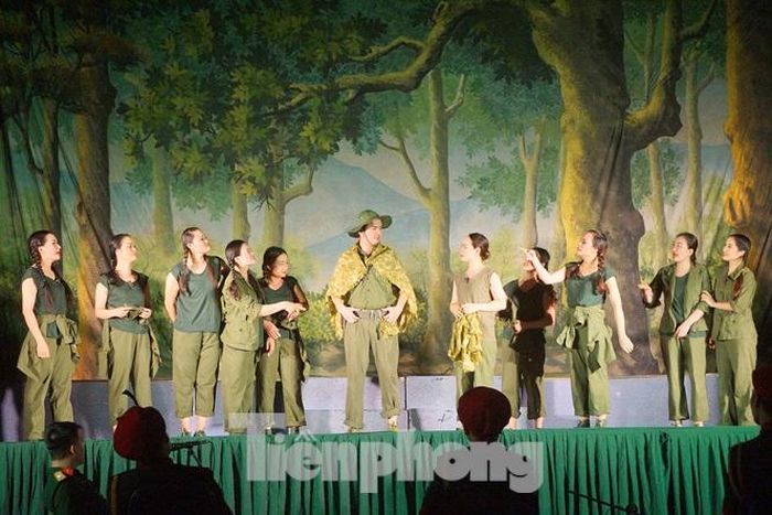 Vở diễn "Điều đọng lại sau chiến tranh" đã tái hiện lại những hy sinh, mất mát trong thời chiến