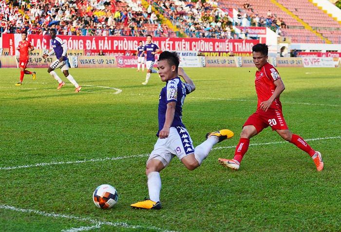 Quang Hải và đồng đội có chiến thắng quý giá trước Hải Phòng.