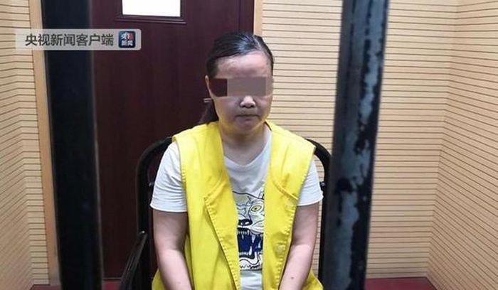 Bà Zhou, 49 tuổi, được xác định là đã đưa hai bé gái, 9 tuổi và 12 tuổi, tới khách sạn năm sao ở Thượng Hải, nơi Wang Zhenhua được cho là đang chờ sẵn. Ảnh: CCTV.
