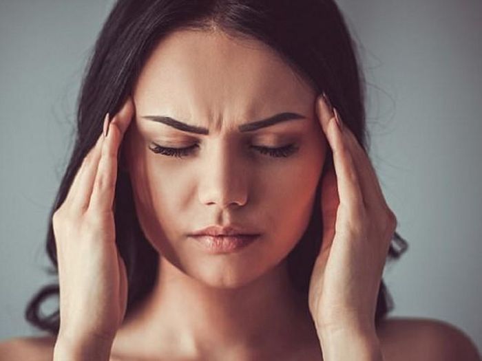 Chính vì thế, người bị bệnh huyết áp thấp hoặc từng có tiền sử huyết áp thấp thì không nên ăn nhiều mướp đắng. Nếu trót ăn nhiều loại quả này, người bệnh có thể bị huyết áp thấp hơn, gây hạ đường huyết, đau đầu, hoa mắt, chóng mặt rất nguy hiểm. Ảnh minh họa: Internet