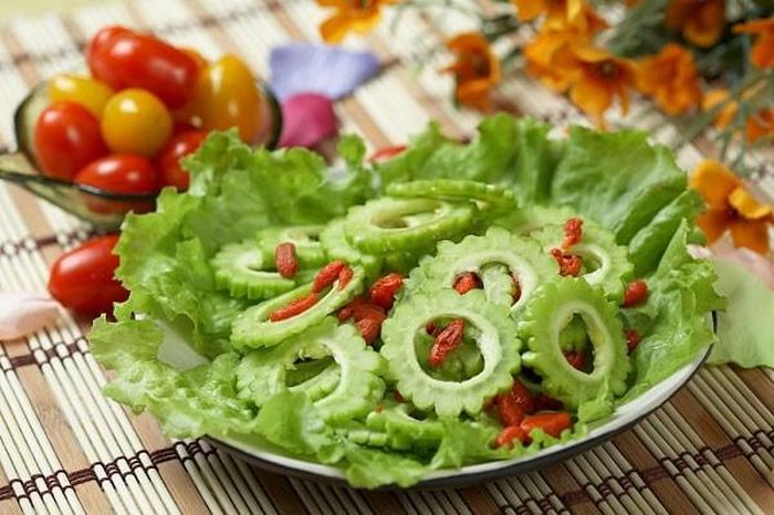 Những người bị bệnh gan, thận cần tránh ăn mướp đắng vì những độc tính của mướp đắng kể trên tác động trực tiếp vào gan, thận người dùng. Ảnh minh họa: Internet