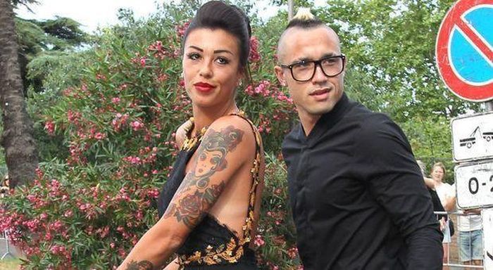 Nainggolan và cô vợ Claudia. Ảnh: Gazzetta dello Sport.