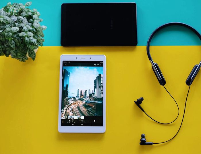 Samsung là thương hiệu đưa những sáng tạo, đột phá trở thành chuẩn mực thiết kế mới, có tính ứng dụng cao. 