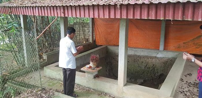 Ông Hán Văn Luận xót xa khi một hố khai quật có xương cốt người Việt cổ bị lãng quên.