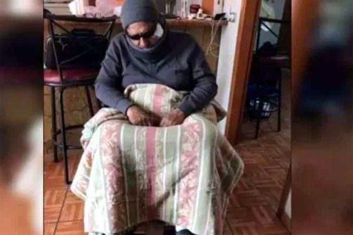 Ông Tena sau khi hóa trang thành người tàn tật cần sự giúp đỡ. Ảnh: Mexico News