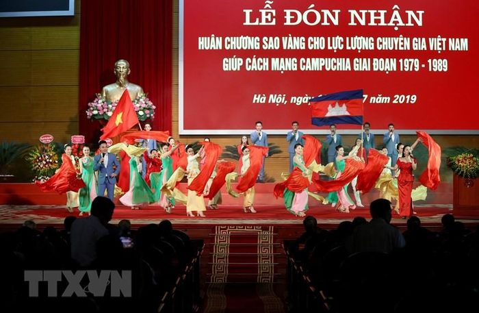 Chương trình nghệ thuật chào mừng buổi lễ. (Ảnh: Dương Giang/TTXVN)