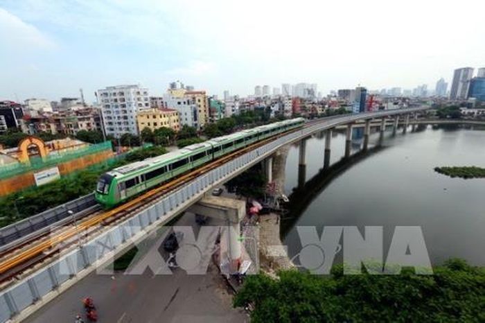 Nhiều dự án, công trình giao thông, chỉnh trang đô thị được triển khai, đưa vào sử dụng và phát huy hiệu quả. Trong ảnh: Dự án đường sắt đô thị Cát Linh - Hà Đông sắp được đưa vào khai thác thương mại. Ảnh: Huy Hùng – TTXVN