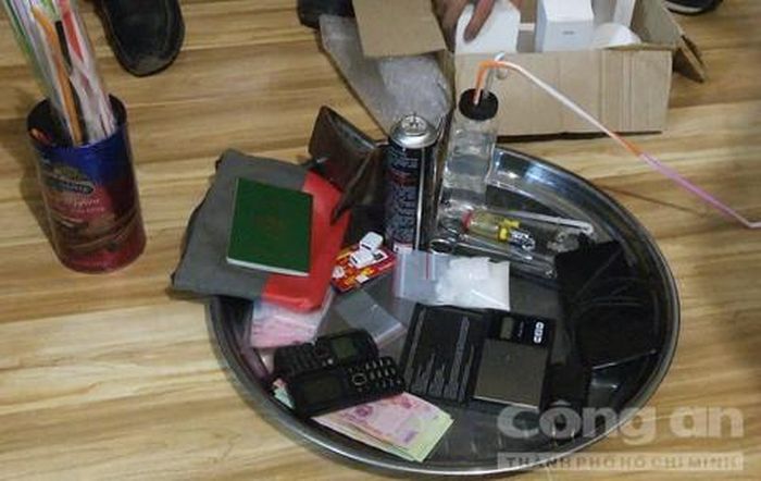 Dụng cụ đối tượng dùng để sử dụng ma túy đá
