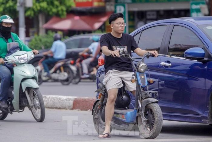 Tuy nhiên việc không cần GPLX khiến nhiều bạn trẻ chưa có kiến thức về an toàn giao thông đã ra đường như "xe máy".