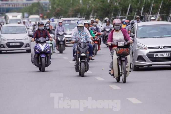"Không nên coi xe đạp điện chỉ là xe đạp, vì nó cần chấp hành an toàn giao thông như những phương tiện xe máy", anh Đại cho biết thêm.