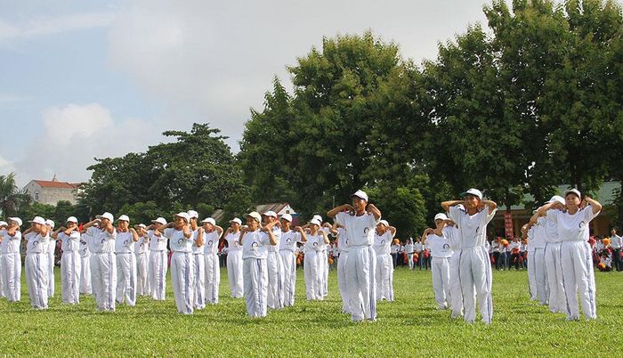 Người cao tuổi huyện Tam Nông thường xuyên luyện tập thể dục dưỡng sinh nâng cao sức khỏe.