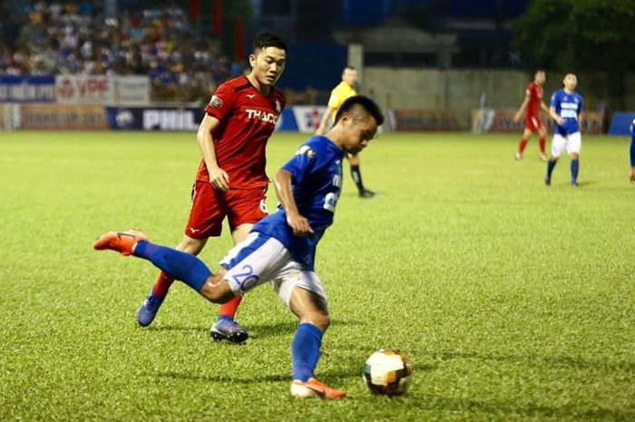 Xuân Trường chưa bắt nhịp trở lại được với V League.Ảnh: Hoàng Linh