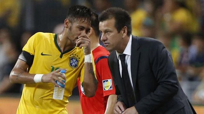 Dunga đã khuyên Neymar