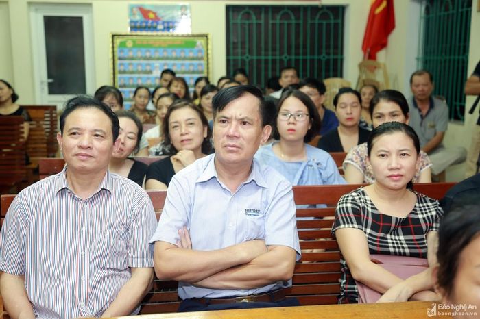 Các đảng viên khối 4, phường Trường Thi (TP.Vinh) dự buổi sinh hoạt nơi cư trú. Ảnh minh họa Quốc Sơn