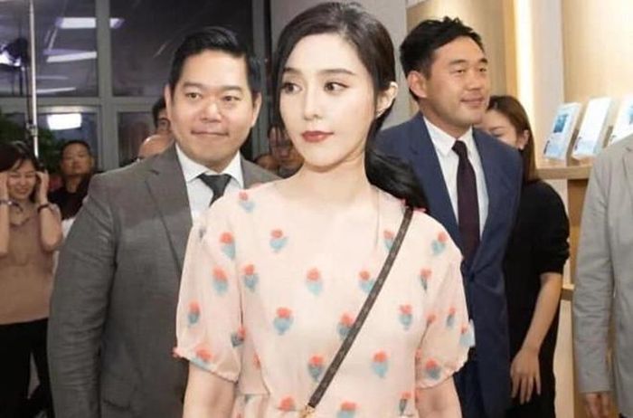 Phạm Băng Băng chưa gia nhập đoàn làm phim 355 mà dành thời gian tham dự các hoạt động trong nước.