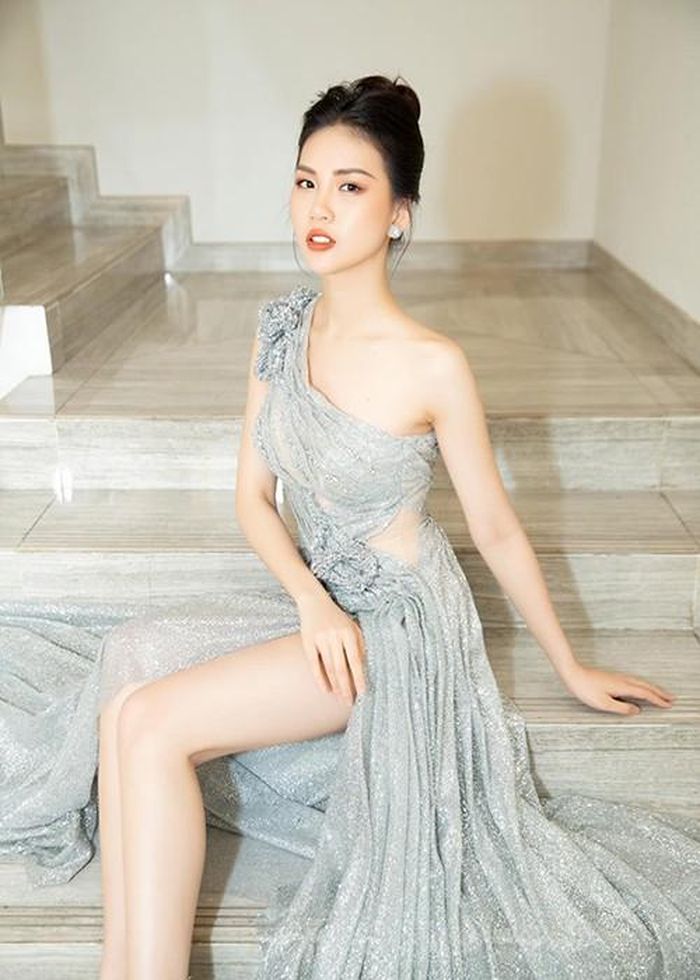 “Họ nói chuyện thông qua một người chị của tôi, nhưng chị ấy biết tính tôi như thế nào nên từ chối thẳng”, Quỳnh Hoa nói.