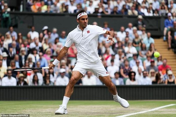  Federer đã nhập cuộc rất tốt và không mắc sai lầm nào ở những game cầm giao bóng của mình trong set 1. 