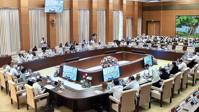 Quang cảnh Phiên họp thứ 35 của Ủy ban Thường vụ Quốc hội. Ảnh: Viết Tôn