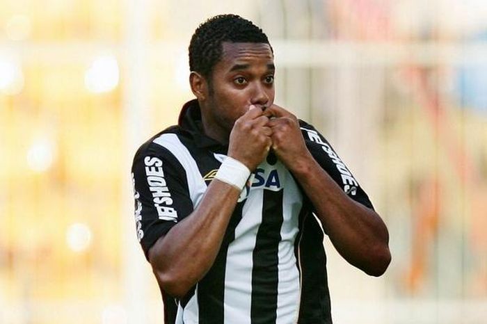 Robinho từng trở thành niềm hy vọng của bóng đá Brazil.