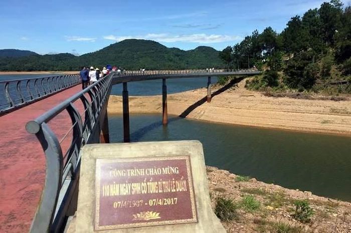 Hơn 6 vạn người từng tham gia "phá đá", "đào sỏi" trên công trường Kẻ Gỗ.