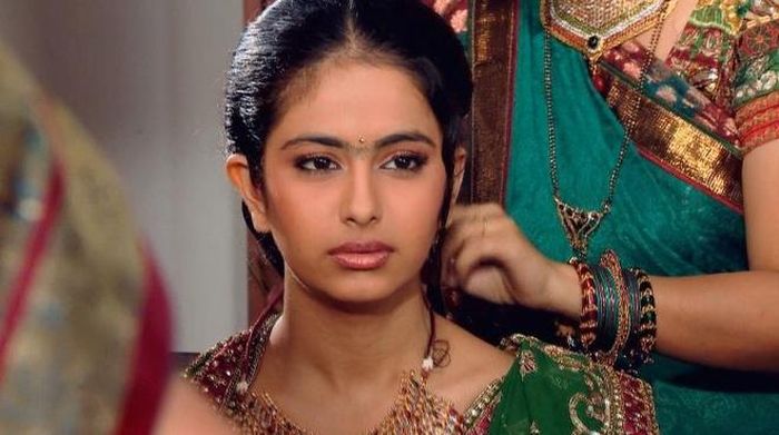 Thành công của bộ phim đã giúp dàn diễn viên tỏa sáng trên bầu trời Bollywood, đặc biệt là với nữ diễn viên chính Avika Gor. Với vai Anandi, cô giành được 2 giải thưởng truyền hình quan trọng là Diễn viên nhí xuất sắc và Nữ diễn viên chính xuất sắc. Từ đó, Avika Gor trở thành cái tên sáng giá của Bollywood và vươn lên thành ngôi sao hạng A. 