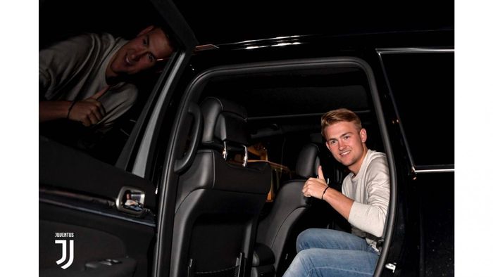 De Ligt chọn Juventus một phần từ sự ngưỡng mộ Cristiano Ronaldo