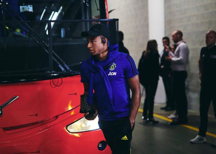 Pogba và Lingard đến sân Optus