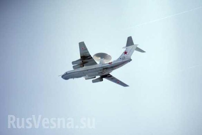Các máy bay Nga trên bầu trời Baltic. Ảnh Rusvesna