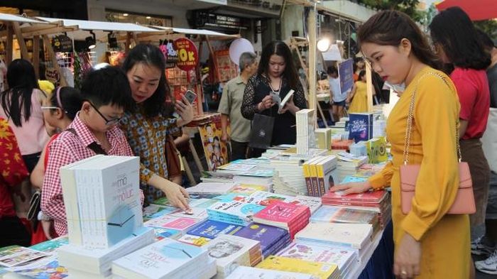 Đường sách tại Thành phố Hồ Chí Minh. Ảnh: Thanh Vũ – TTXVN