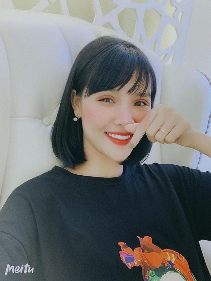 Nhan sắc hiện tại của hot girl Kỳ Hân sau khi cắt chỉ và bớt sưng khiến dân mạng xôn xao. 