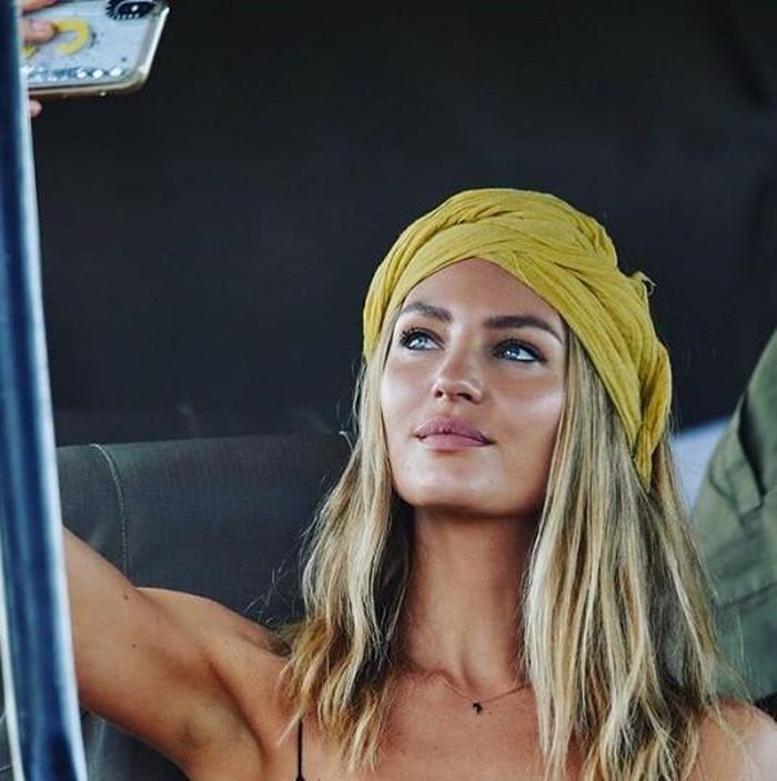 Candice Swanepoel vừa có thời gian khá lâu sống ở Kenya.