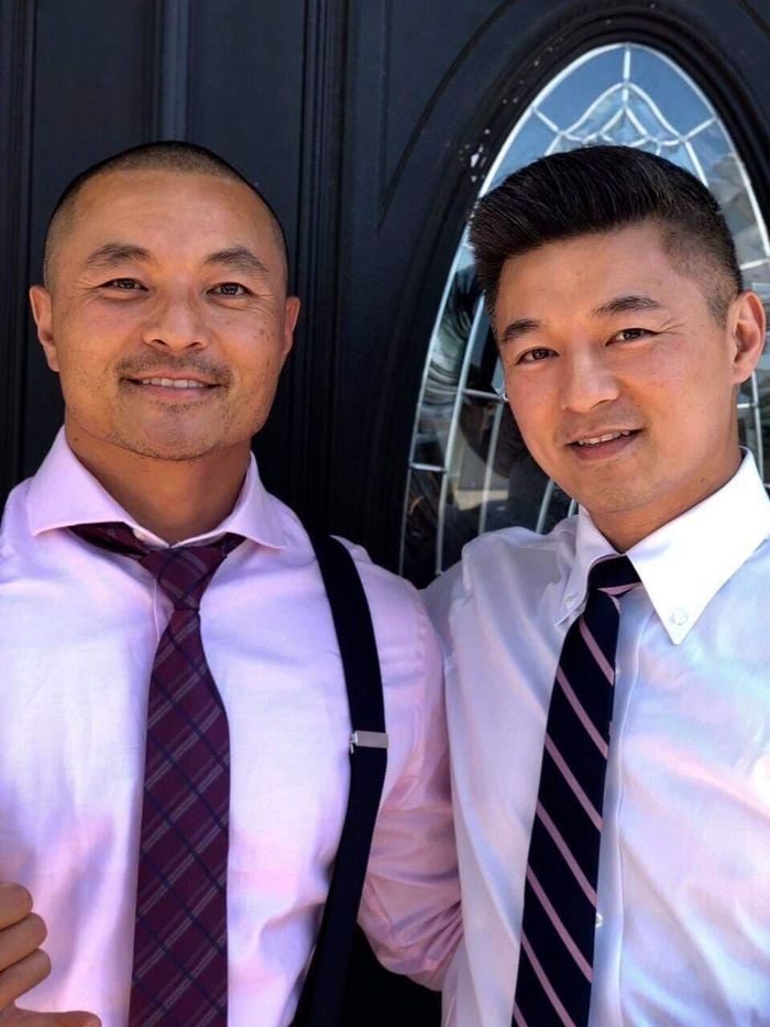 Hương Lan có 2 người con trai: Henri Bảo Nhi (trái) và Patrick Bảo Trang (phải). Có lần, Hương Lan chia sẻ mình có hai cậu con trai đã trưởng thành và yêu gia đình, do tên của hai anh em gây hiểu nhầm nên lên báo thành “nữ ca sĩ Hương Lan có hai ...cô con gái xinh đẹp!”. Sự cố khiến nữ danh ca “dở khóc dở cười”.