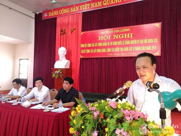 Đồng chí Nguyễn Nam Đình phát biểu chỉ đạo tại hội nghị.