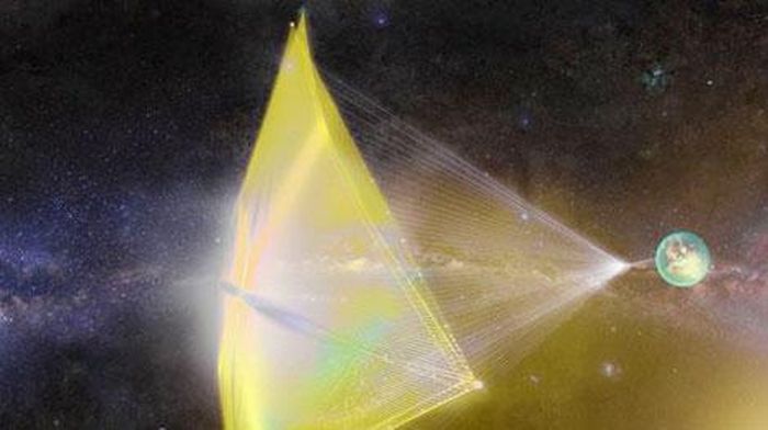 Dự án Breakthrough Starshot sử dụng “cánh buồm năng lượng mặt trời” để rút ngắn thời gian du hành vũ trụ. 