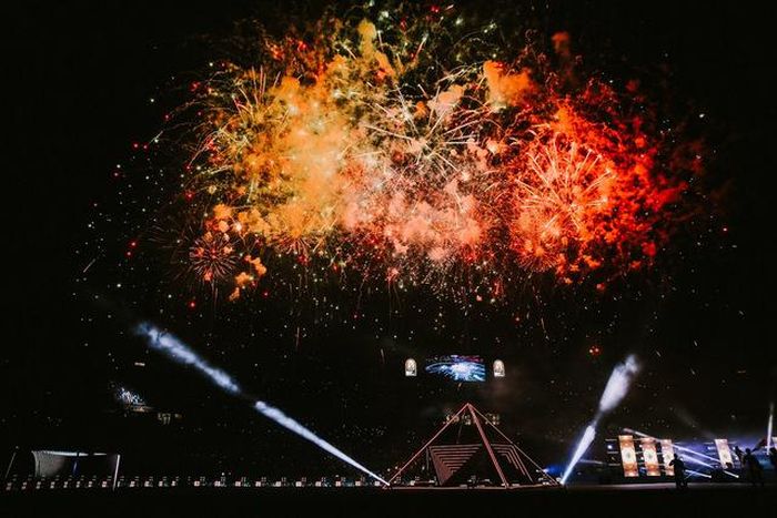 Pháo hoa rực sáng bầu trời Cairo trong lễ bế mạc CAN 2019.