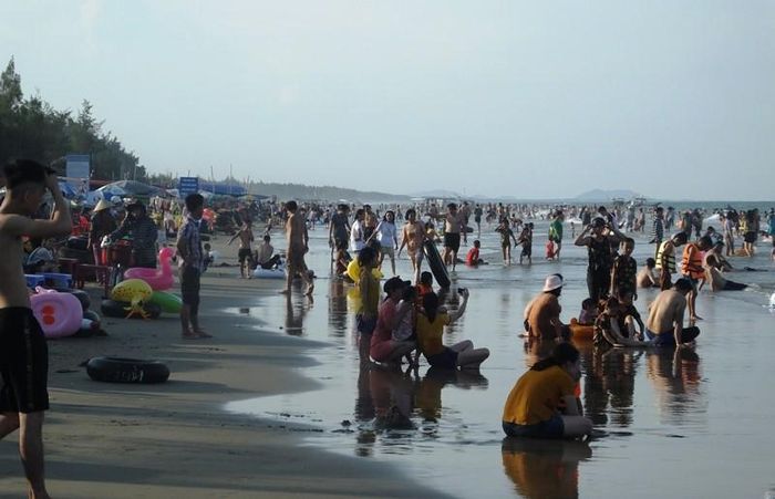 Biển Hải Hòa đang là điểm đến được du khách lựa chọn