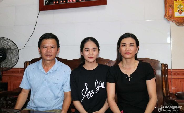 Tâm và bố mẹ.