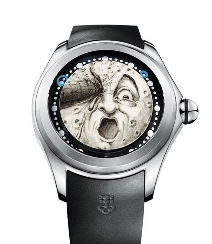 Giá: 327 triệu đồng trên www.corum-watches.com. 