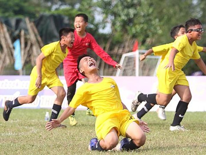 Niềm vui chiến thắng rất hồn nhiên và chân thực của các cầu thủ nhí ở VCK giải bóng đá Thiếu niên Nhi đồng tỉnh Bà Rịa - Vũng Tàu, Cúp truyền hình BRT 2019. Ảnh: Thiên Long