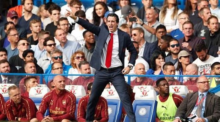 HLV Unai Emery tự biết phải "liệu cơm gắp mắm".