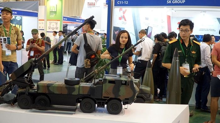 Mô hình thiết bị quốc phòng được trưng bày tại một triển lãm quốc tế tại Hà Nội cách đây không lâu. Ảnh: Bình Ngọc