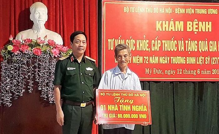  Bệnh binh Đặng Văn Luận xã Đại Hưng, huyện Mỹ Đức nhận nhà tình nghĩa.