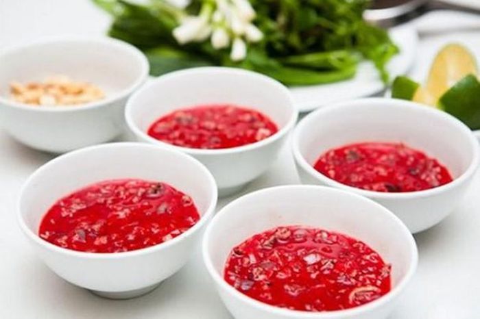 Dẫu đây là món ăn truyền thống được nhiều người ưa chuộng nhưng cũng đã có không ít người rước họa vào thân vì ăn tiết canh.