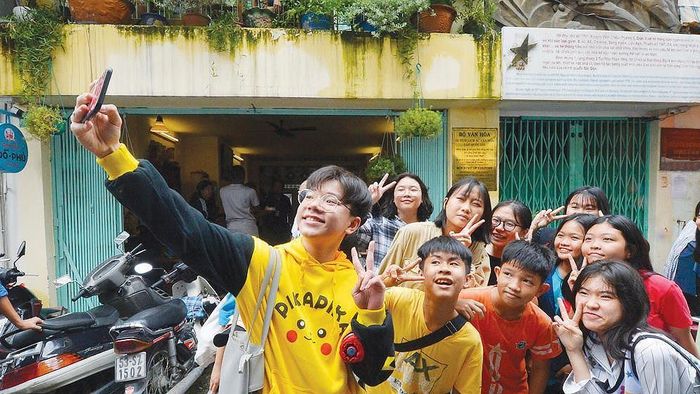 Hào hứng trước di tích