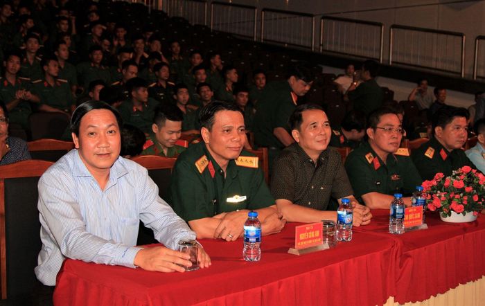 Các đại biểu tham gia chương trình (ảnh: Văn Truyên)