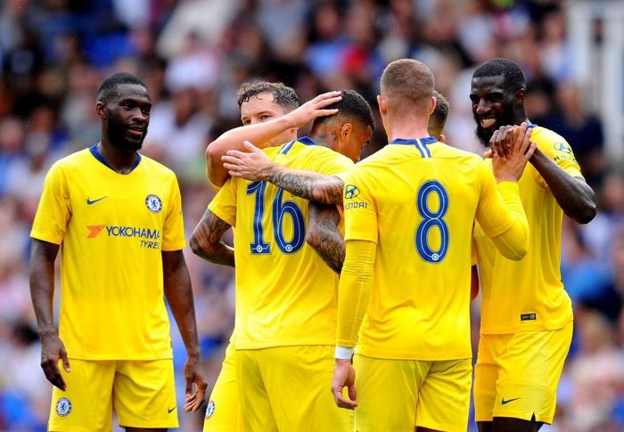 Kenedy nâng tỷ số lên 2-1 trước giờ giải lao